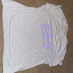 Gap shirt